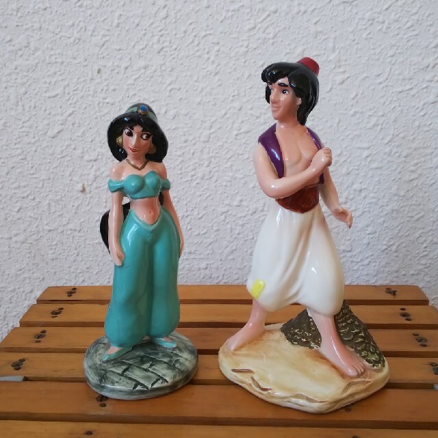 Disney   Disney アラジン&ジャスミン 陶器の置物 2体セットの通販 by