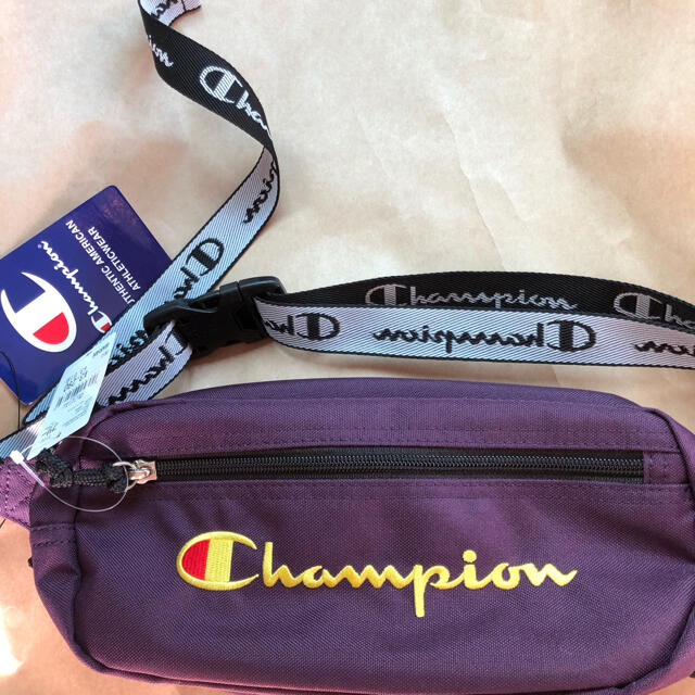 Champion(チャンピオン)の【新品未使用】チャンピオン  ボディバッグ　パープル メンズのバッグ(ボディーバッグ)の商品写真