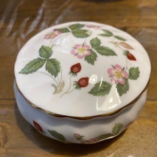 ウェッジウッド(WEDGWOOD)の【フク様専用】ワイルドストロベリー　ジュエリーボックス(小物入れ)