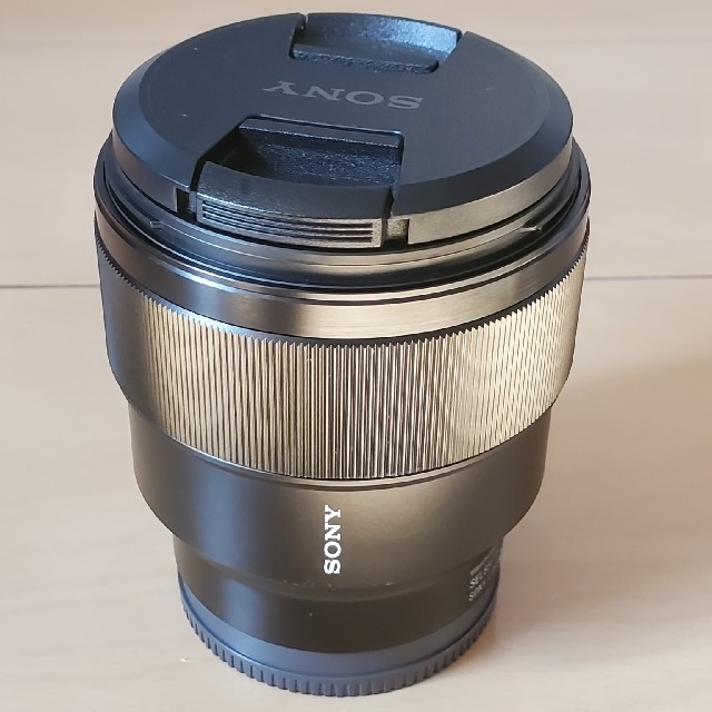 SONY(ソニー)の【レンズ】SONY FE 85mm F1.8　（SEL85F18） スマホ/家電/カメラのカメラ(レンズ(単焦点))の商品写真