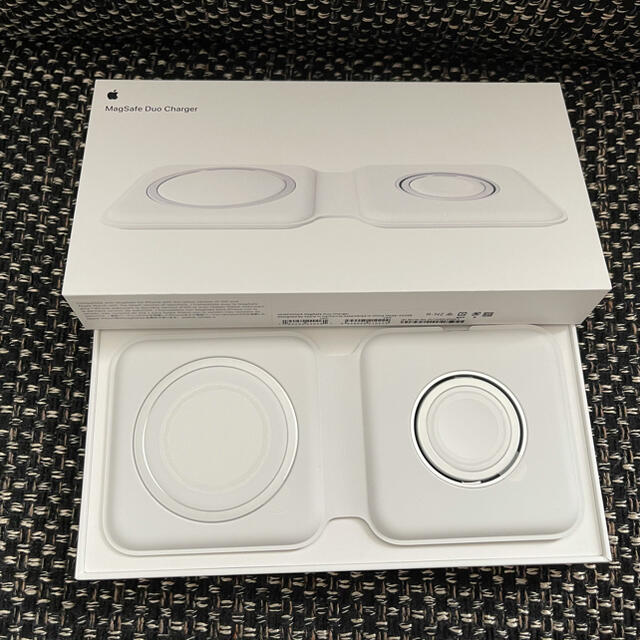 Apple Magsafe Duo Chargerのサムネイル