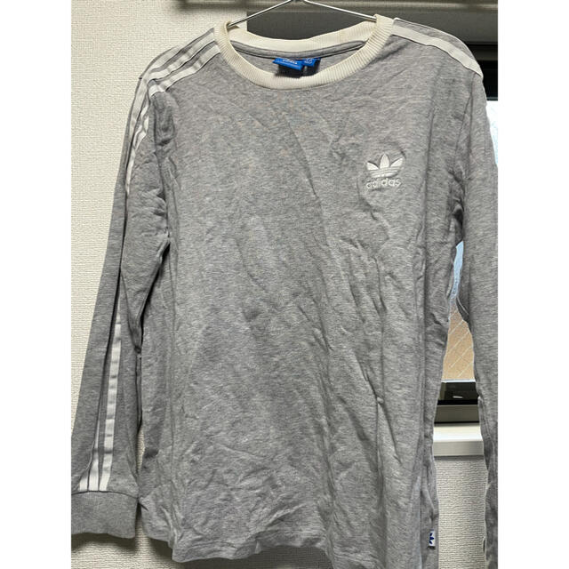 adidas(アディダス)のadidas ロンT グレー　 レディースのトップス(Tシャツ(長袖/七分))の商品写真