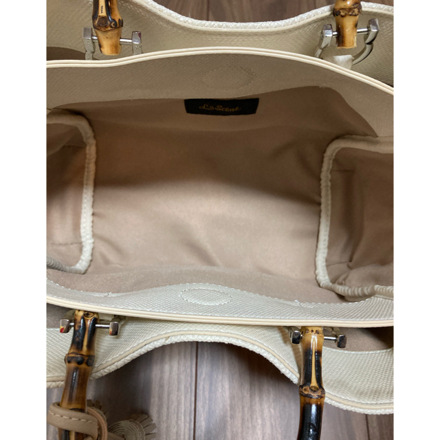 エルエスシーン　バンブートリプル タッセル　春夏バック　カゴバック レディースのバッグ(かごバッグ/ストローバッグ)の商品写真