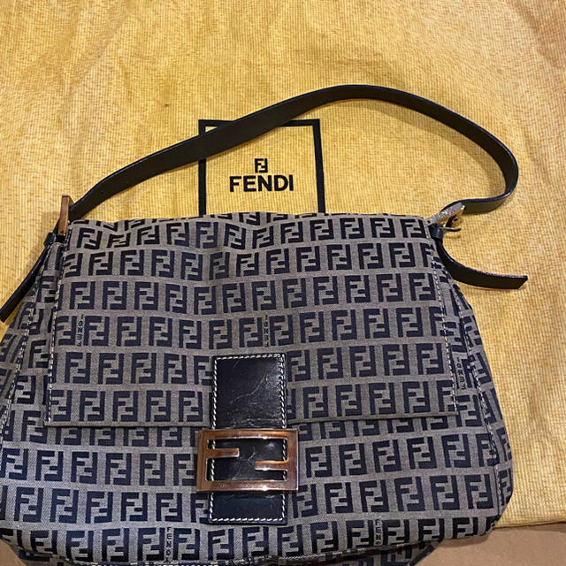 FENDI バック　多少のお値下げ可能です！