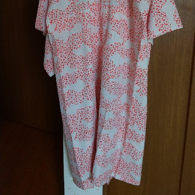 長襦袢 白地に桜柄 レディースの水着/浴衣(着物)の商品写真