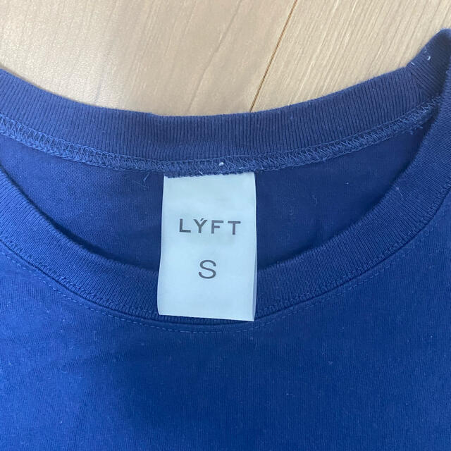 LYFT 国旗Tシャツ ネイビー　Sサイズ メンズのトップス(Tシャツ/カットソー(半袖/袖なし))の商品写真