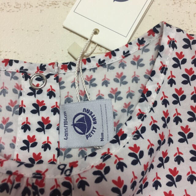 PETIT BATEAU(プチバトー)のプチバトー ポプリンプリントワンピース 4ans 新品 キッズ/ベビー/マタニティのキッズ服女の子用(90cm~)(ワンピース)の商品写真