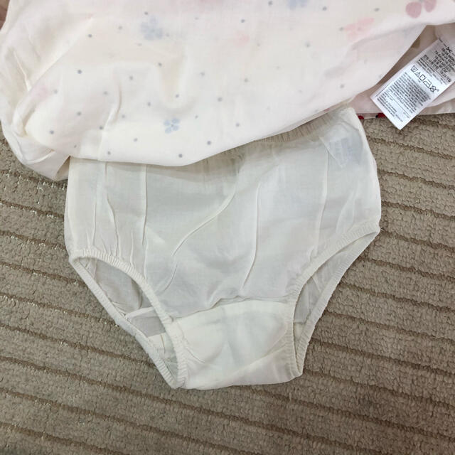 GAP Kids(ギャップキッズ)のGAP 90cm 花柄チュニック　新品　タグ付き　白　女の子 キッズ/ベビー/マタニティのキッズ服女の子用(90cm~)(ワンピース)の商品写真