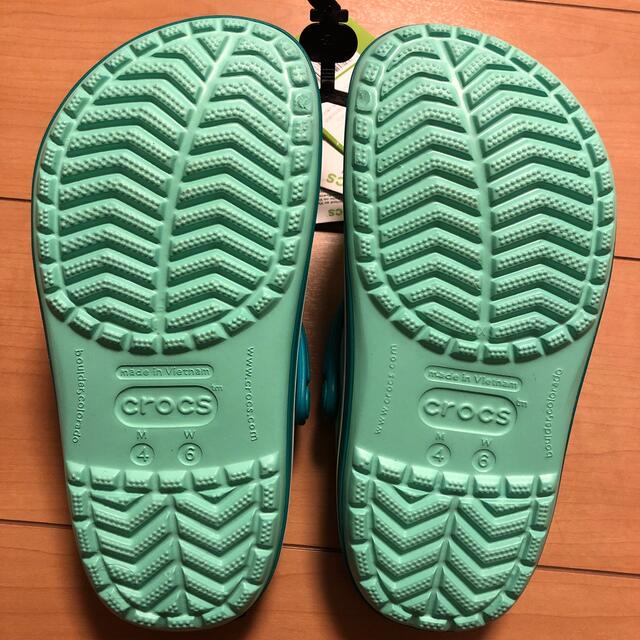 crocs(クロックス)のクロックス  クロックバンド　22㎝　新品未使用 キッズ/ベビー/マタニティのキッズ靴/シューズ(15cm~)(サンダル)の商品写真