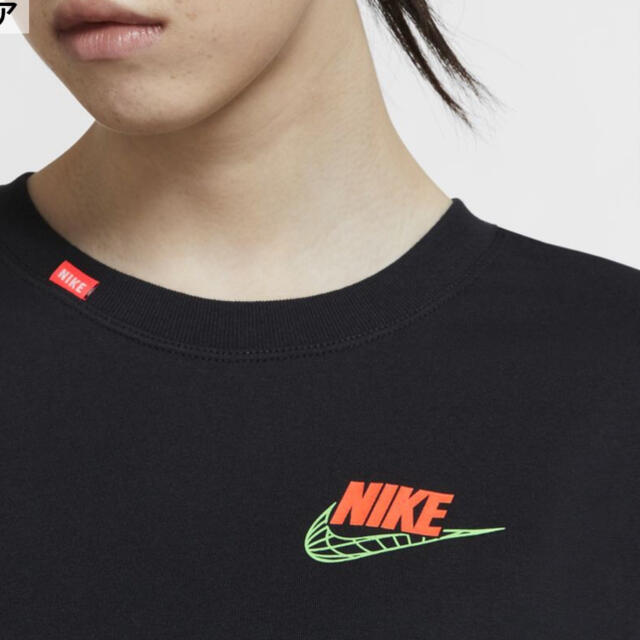 NIKE(ナイキ)のウィメンズ クロップド TシャツNIKE アパレル レディースのトップス(Tシャツ(半袖/袖なし))の商品写真