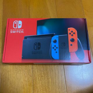 ニンテンドースイッチ(Nintendo Switch)の新品未開封！納品書あり！ニンテンドースイッチ本体　Joy-Conブルー×レッド(携帯用ゲーム機本体)