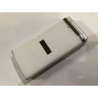 キョウセラ(京セラ)のau  京セラ　K006  ホワイト　中古品(携帯電話本体)