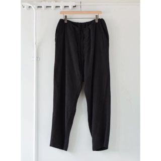 コモリ(COMOLI)の【21ss/新品】comoli シルクネップ ドローストリングパンツ サイズ 1(スラックス)