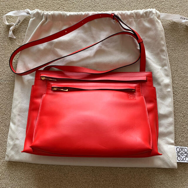 希少!!】 LOEWE - ロエベ ショルダーバッグ クラッチバッグ 赤