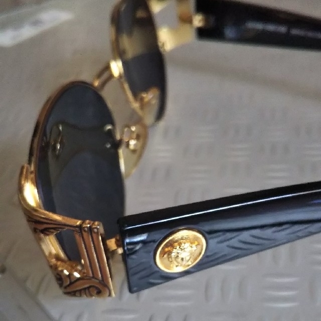 特価再入荷】 Gianni Versace ジャンニヴェルサーチ サングラス MOD