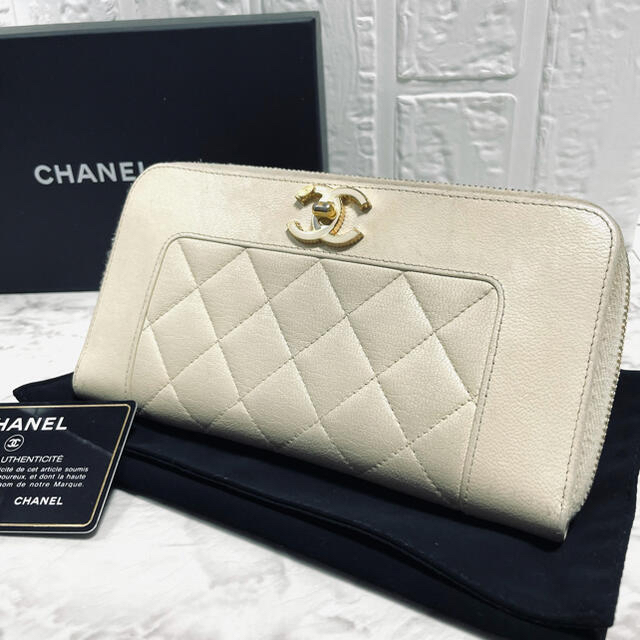 CHANEL シャネル マドモアゼル 長財布 ラウンドファスナー アイボリー財布