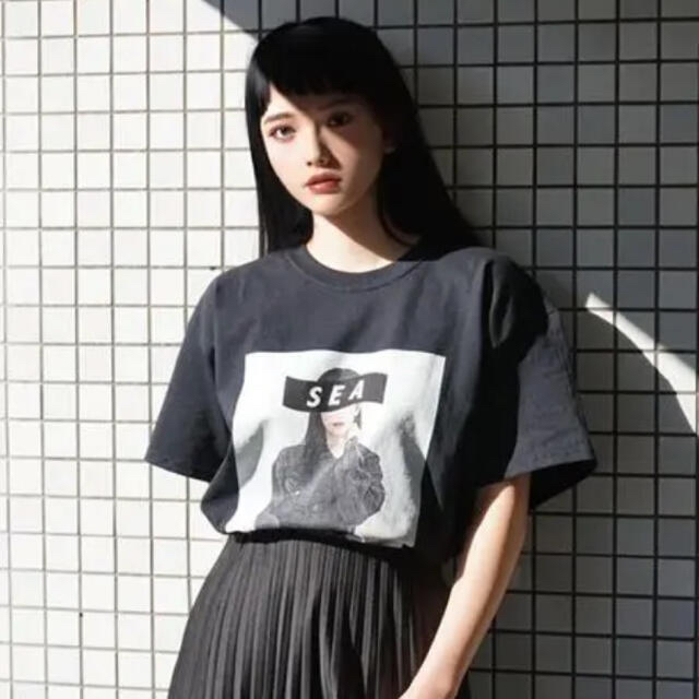 SEA(シー)のWDS × XXX (feat. RIA) T-shirt / WHITE メンズのトップス(Tシャツ/カットソー(半袖/袖なし))の商品写真