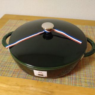 ストウブ(STAUB)の廃盤商品　STAUB  ストウブ　ニダベイユソテーパン　24cm バジルグリーン(鍋/フライパン)