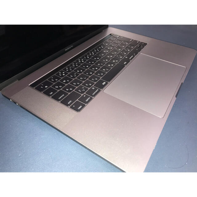 Apple(アップル)のMacBook pro 15インチ　スペイスグレー　late2016 スマホ/家電/カメラのPC/タブレット(ノートPC)の商品写真