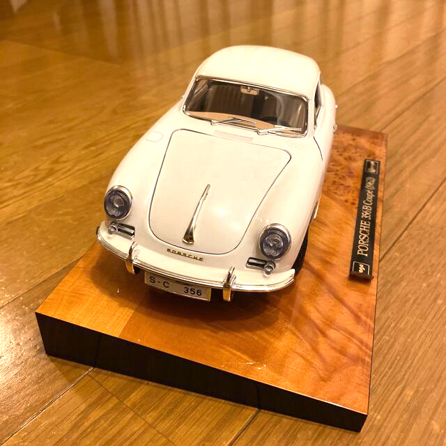 Porsche(ポルシェ)の超レア☆ bburago (ブラーゴ ) ポルシェ356B クーペ 1962 エンタメ/ホビーのおもちゃ/ぬいぐるみ(ミニカー)の商品写真