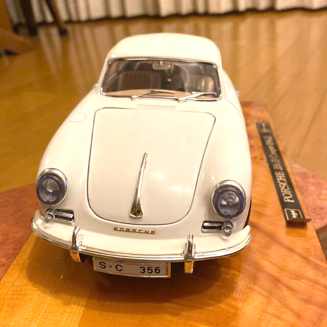 Porsche(ポルシェ)の超レア☆ bburago (ブラーゴ ) ポルシェ356B クーペ 1962 エンタメ/ホビーのおもちゃ/ぬいぐるみ(ミニカー)の商品写真