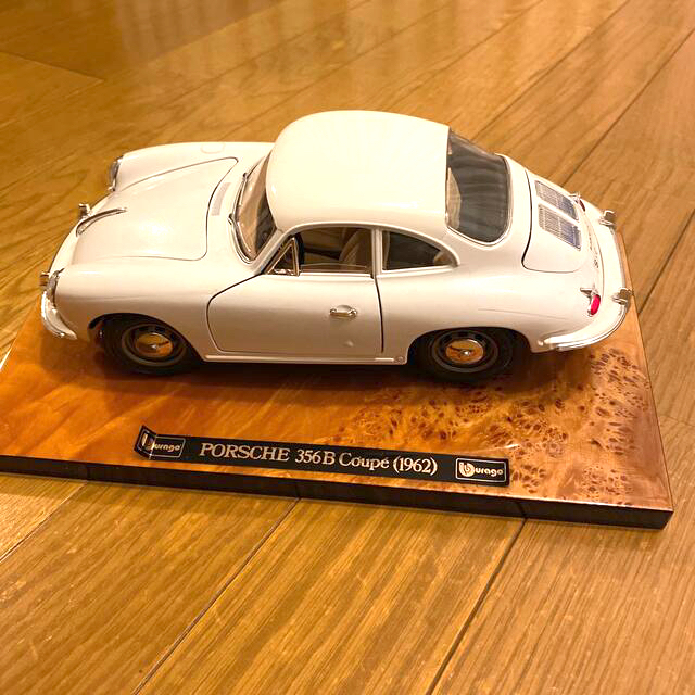 Porsche(ポルシェ)の超レア☆ bburago (ブラーゴ ) ポルシェ356B クーペ 1962 エンタメ/ホビーのおもちゃ/ぬいぐるみ(ミニカー)の商品写真