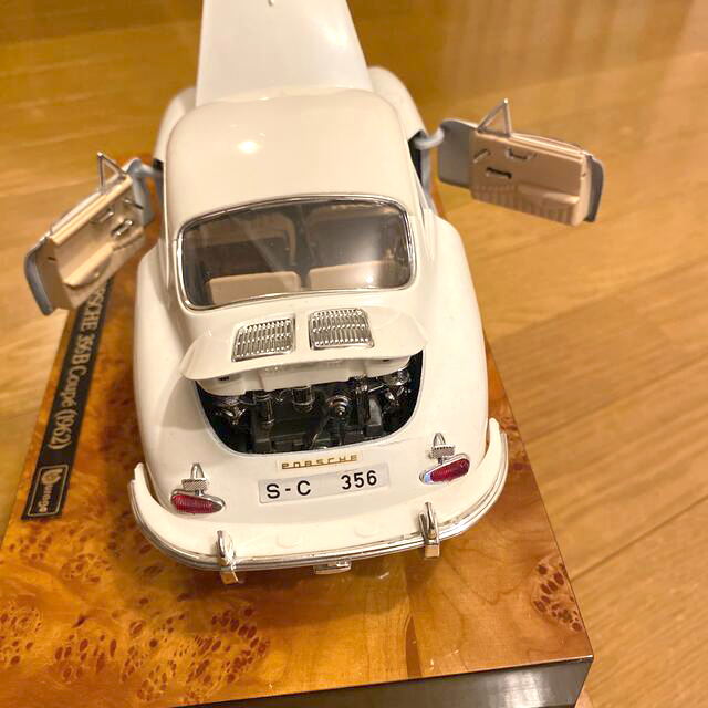 Porsche(ポルシェ)の超レア☆ bburago (ブラーゴ ) ポルシェ356B クーペ 1962 エンタメ/ホビーのおもちゃ/ぬいぐるみ(ミニカー)の商品写真