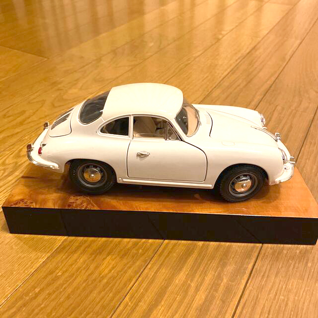 Porsche(ポルシェ)の超レア☆ bburago (ブラーゴ ) ポルシェ356B クーペ 1962 エンタメ/ホビーのおもちゃ/ぬいぐるみ(ミニカー)の商品写真