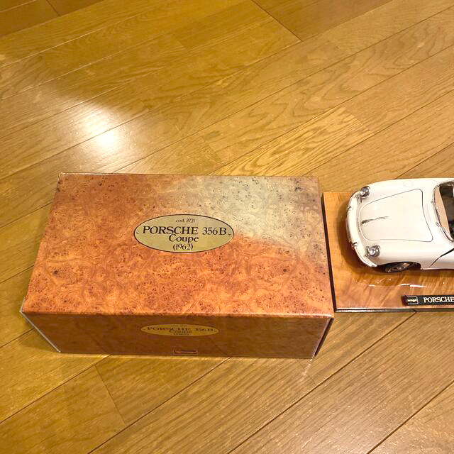 Porsche(ポルシェ)の超レア☆ bburago (ブラーゴ ) ポルシェ356B クーペ 1962 エンタメ/ホビーのおもちゃ/ぬいぐるみ(ミニカー)の商品写真