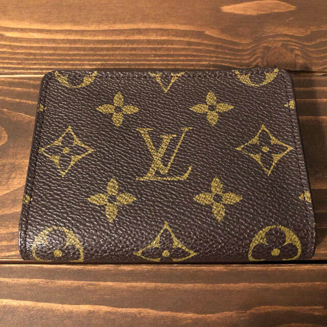 LOUIS VUITTON(ルイヴィトン)のルイヴィトン　モノグラム　パスケース レディースのファッション小物(名刺入れ/定期入れ)の商品写真