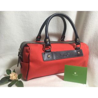 ケイトスペードニューヨーク(kate spade new york)のケイトスペード　バッグ　レザー×布　レッド×ダークネイビー(ハンドバッグ)