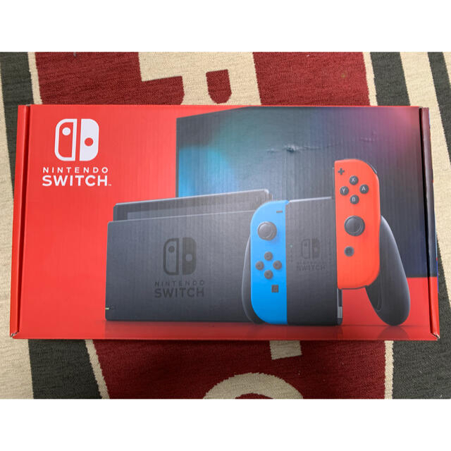 Nintendo Switch(ニンテンドースイッチ)の【美品完備品】新型Nintendo switch  本体 エンタメ/ホビーのゲームソフト/ゲーム機本体(家庭用ゲーム機本体)の商品写真