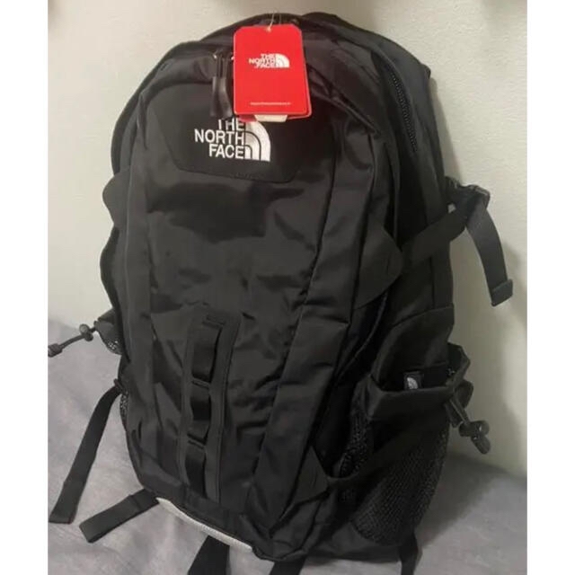 THE NORTH FACE(ザノースフェイス)のノースフェイス　リュック　ホットショット　ブラック　タグ付き　実物写真 メンズのバッグ(バッグパック/リュック)の商品写真