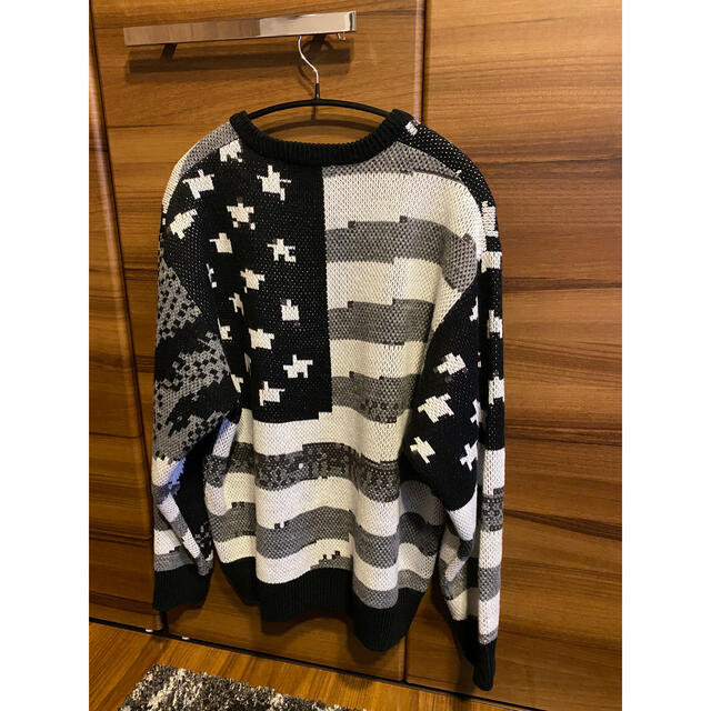 Supreme(シュプリーム)のSupreme Digital Flag Sweater BLACK Mサイズ メンズのトップス(ニット/セーター)の商品写真