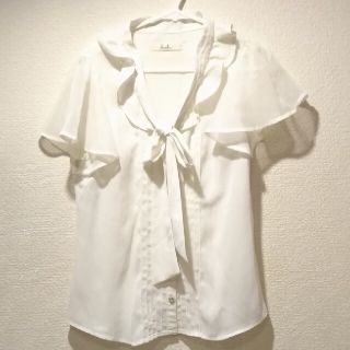 ダズリン(dazzlin)の 良品 ダズリン リボン フリル  フレア 袖 ブラウス(シャツ/ブラウス(半袖/袖なし))