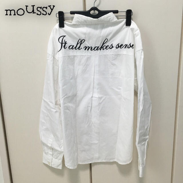 moussy(マウジー)のmoussy ホワイトシャツ レディースのトップス(シャツ/ブラウス(長袖/七分))の商品写真