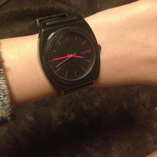 ニクソン(NIXON)のNIXON＊ブラック×ピンク時計(腕時計)