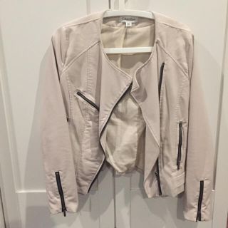 カルバンクライン(Calvin Klein)の本革ベビーピンクレザージャケット 美品 ライダース(ライダースジャケット)