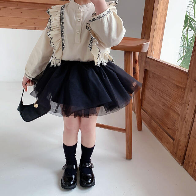 韓国子供服 ボリュームフリルブラウス 90cm キッズ/ベビー/マタニティのキッズ服女の子用(90cm~)(ブラウス)の商品写真