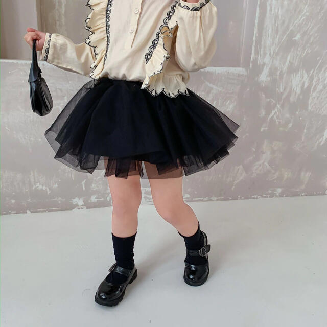 韓国子供服 ボリュームフリルブラウス 90cm キッズ/ベビー/マタニティのキッズ服女の子用(90cm~)(ブラウス)の商品写真