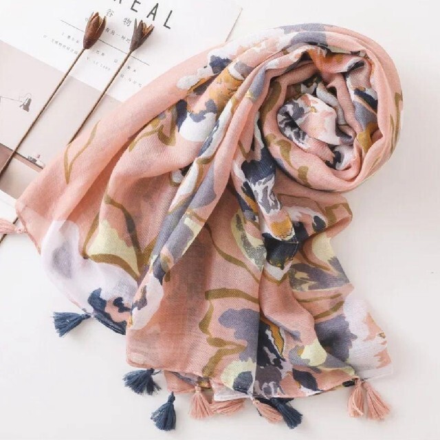 春夏物　淡いピンク　染めフラワー　ストール　スカーフ レディースのファッション小物(バンダナ/スカーフ)の商品写真