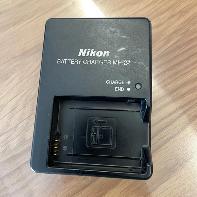 Nikon(ニコン)のNikon バッテリーチャージャーMH-24 スマホ/家電/カメラのスマートフォン/携帯電話(バッテリー/充電器)の商品写真