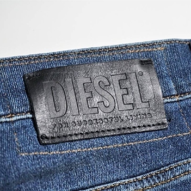 DIESEL(ディーゼル)の新品未使用　DIESEL　D-VIDER 　価格38500円 メンズのパンツ(デニム/ジーンズ)の商品写真