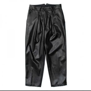 サンシー(SUNSEA)のstein　EX WIDE TAPERED TROUSERS(LEATHER)(スラックス)