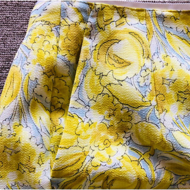 週末限定価格　新品　Fredy emue   ぼかし花柄スカート レディースのスカート(ひざ丈スカート)の商品写真