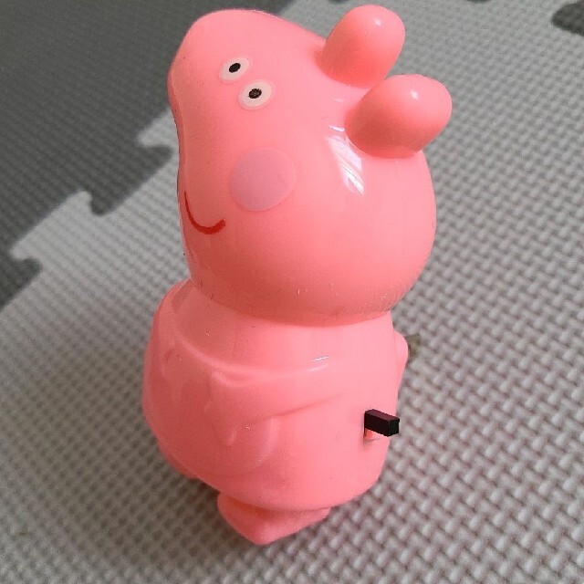 ペッパーピッグ　LEDナイトライト　ピンク エンタメ/ホビーのアニメグッズ(その他)の商品写真