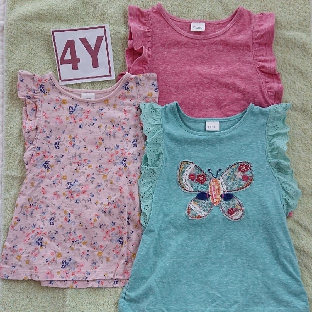 NEXT(ネクスト)のNEXT ノースリーブ トップス ３枚セット ３歳 ４歳 104cm キッズ/ベビー/マタニティのキッズ服女の子用(90cm~)(Tシャツ/カットソー)の商品写真