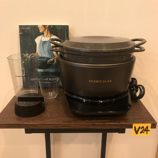 V24 バーミキュラライスポット VERMICULAR 5合 炊飯器 - nayaabhaandi.com