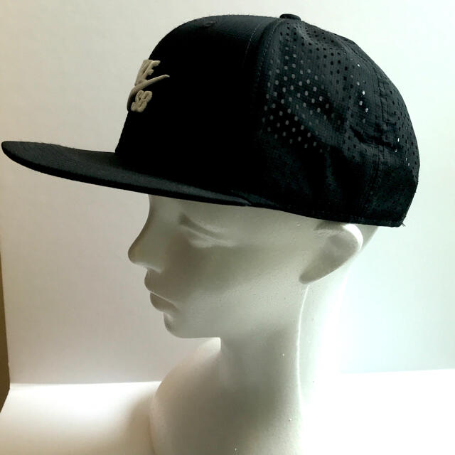 NIKE(ナイキ)の【美品】NIKE SB スナップバック ブラック メンズの帽子(キャップ)の商品写真