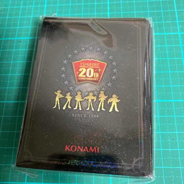 KONAMI(コナミ)の遊戯王　スリーブ　20th アニバーサリー　未開封　未使用 エンタメ/ホビーのトレーディングカード(カードサプライ/アクセサリ)の商品写真